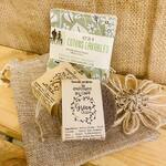 Cadeaux de fin d’année, remerciements, fêtes, anniversaires… 

Composez vous-même votre attention zéro déchet en fonction de votre budget sur www.les-zecolonomiks.com 🌱

Merci à toutes celles et ceux qui font le choix de l’artisanat français et engagé pour toutes ces occasions 🌎 🙏 

#artisanatfrancais #zerodechet #cadeau #ecologie #economie #environnement #vaucluse #provence #savon #lingetteslavables #bio #natureetprogres